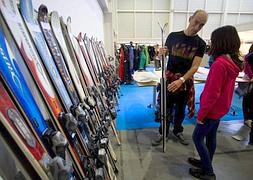 Nieve. Tablas de esquí expuestas en la feria Mendiexpo celebrada el año pasado en Ficoba. ::                             F. DE LA HERA