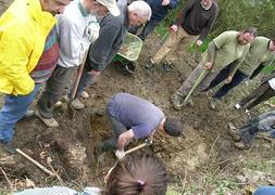 Un convenio permitirá exhumar una fosa común con los restos de más de cien gudaris en Asturias