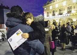 Una siesta antes de la entrega. Sin duda, mañana volverá a haber colas en la recogida de cartas. ::                             F. DE LA HERA