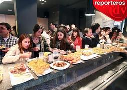 El pintxo pote en San Sebastián crece en espacios y afluencia