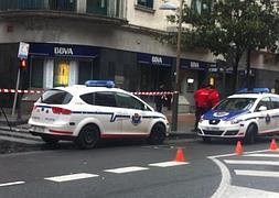 Agentes de la Ertzaintza en el lugar del suceso. Foto: F. de la Hera
