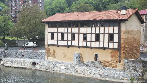 El antiguo Hospital de la Magdalena de Azpeitia acoge desde ayer el centro de Interpretacion Ignaciana. 