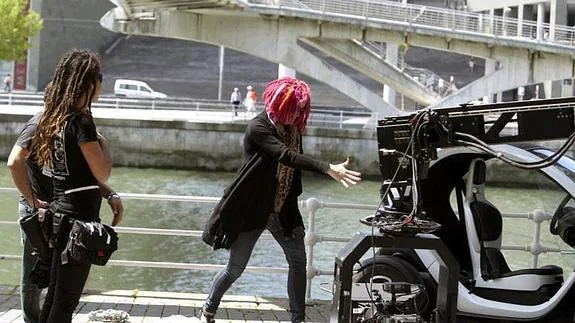 La cineasta Lana Wachowski, durante el rodaje en Bilbao de la pélicula "Jupiter Ascending" EFE/LUIS TEJIDO
