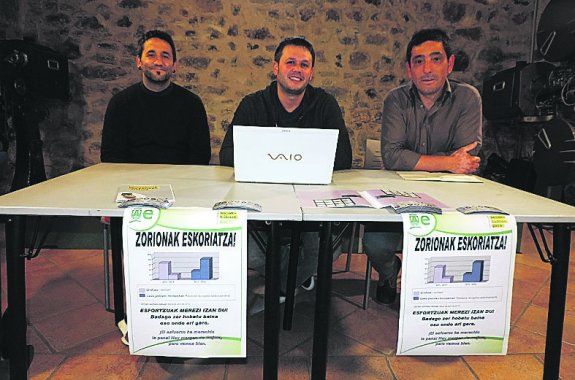 Igor Ezpeleta, Beñat Herce y Juan Luis Mureno, en la presentación.