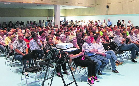 Asistentes a la segunda reunión dela plataforma.