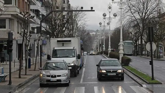 Sistema de control de tráfico instalado en la avenida de Zumalacárregui