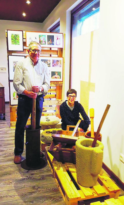 Anton Azpiazu y Oihana Diaz, en el centro de interpretación. 