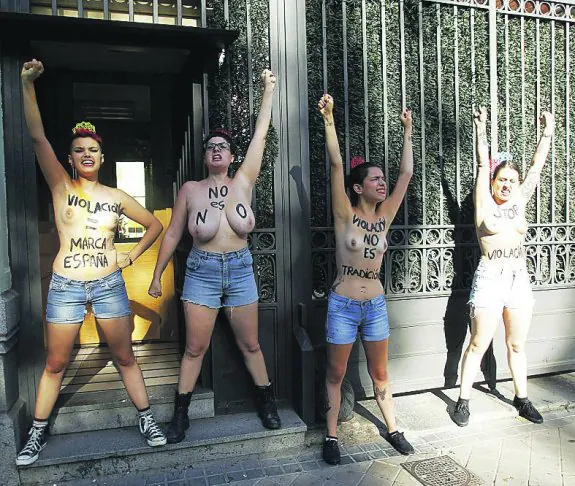 Protesta de Femen contra las agresiones sexuales