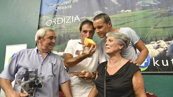 Idiazabal Ampo ha pagado 13.050 euros por el queso de Mari Carmen Murua. 