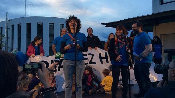 «Isun eta mehatxu guzien gainetik euskararen garra bizirik atxikiko dugu»