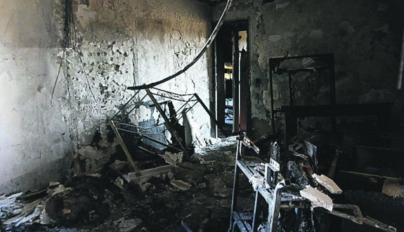 Interior de la vivienda donde se originó el incendio. 