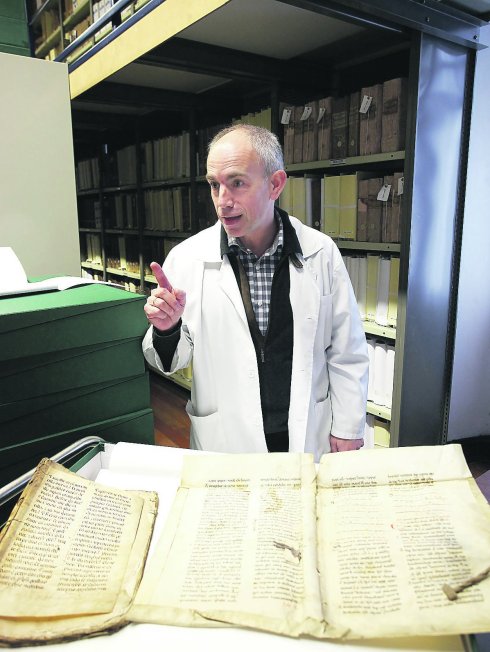 El Archivo de rescata fragmentos libros medievales El Diario Vasco