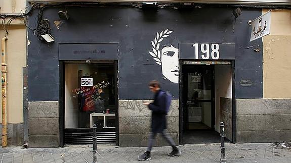 Escaparate de 198, en el barrio madrileño de Malasaña, que proporciona polos y camisas a los líderes de Podemos.