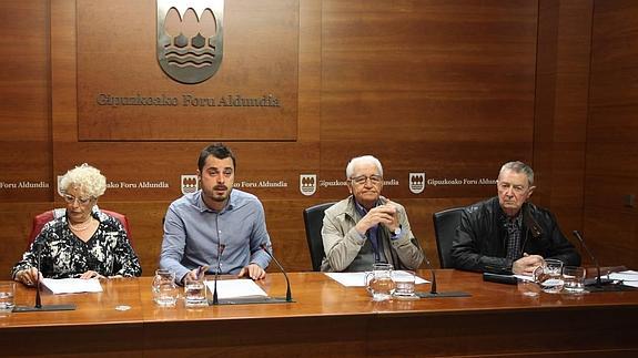 Un momento de la presentación de la plataforma de las asociaciones de jubilados y pensionistas de Gipuzkoa .