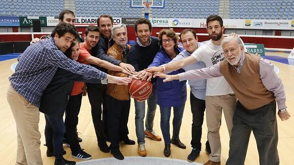 Los candidatos del PP para las municipales y forales, en la cancha del Gipuzkoa Basket.