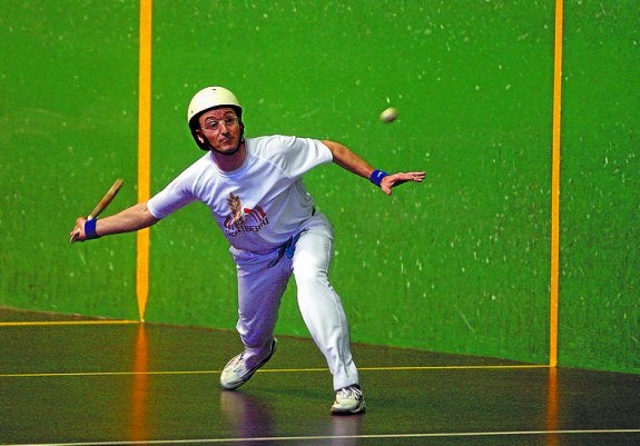 Interpueblos. Compiten los equipos de pala y mano. 