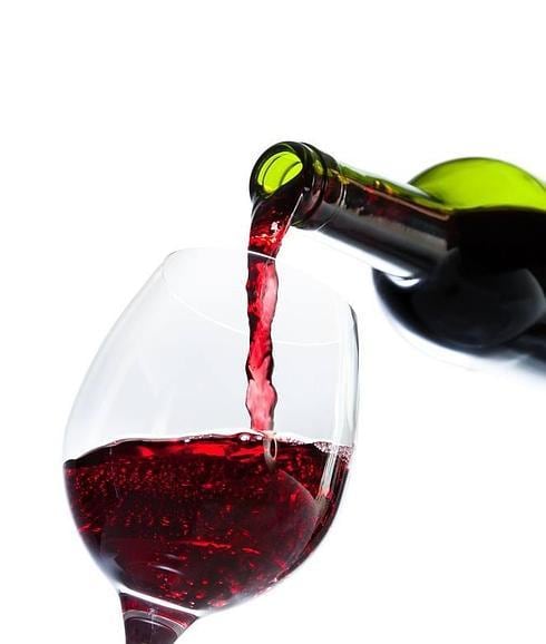 ¿Se puede adelgazar bebiendo vino tinto?
