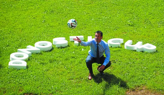 Iñigo Olaizola posa ayer en los alrededores de Anoeta.