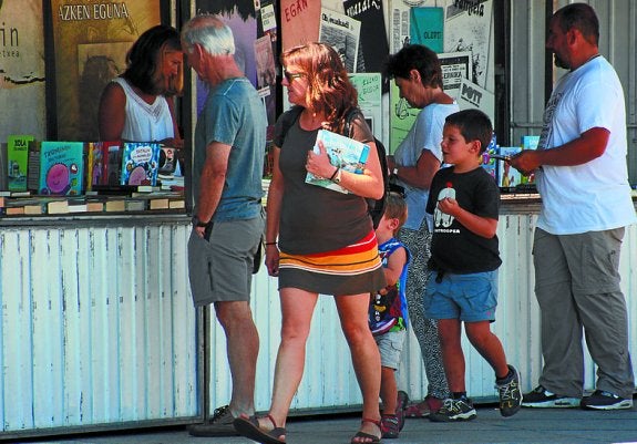 Buscando. Hay ofertas para todas las edades. 