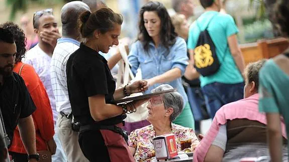 En verano aumenta mucho la oferta de trabajo en hostelería. 