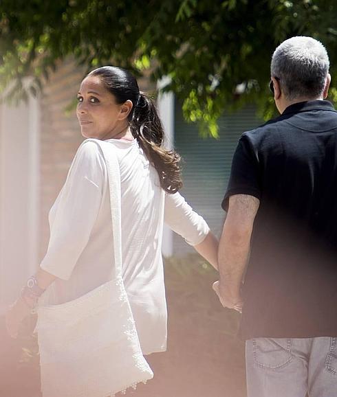 Isabel Pantoja, acompañada de su hermano Agustín,  regresa a la cárcel tras un permiso