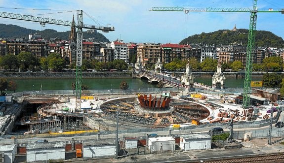 La obra de la estación tiene previsto completar el forjado de la cubierta este mismo mes.