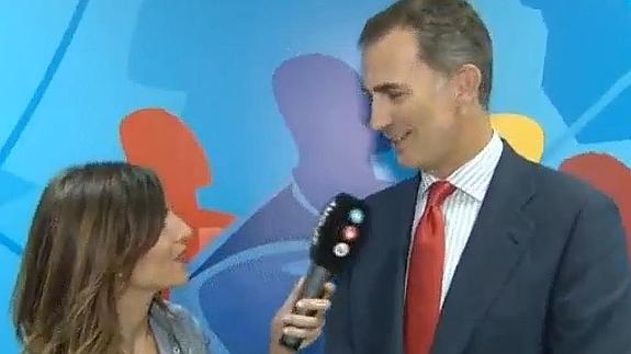 El polémico tuteo de una periodista con el Rey