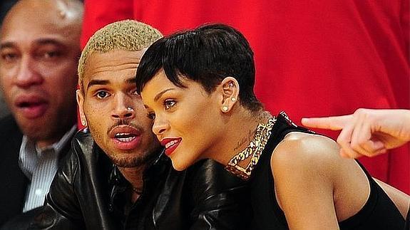Rihanna rompe su silencio sobre la paliza de Chris Brown