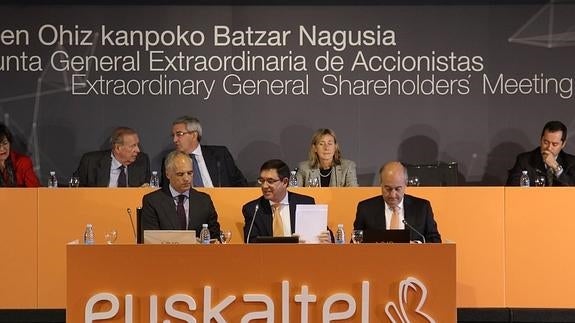 Un momento de la Junta Extraordinaria de accionistas de Euskaltel