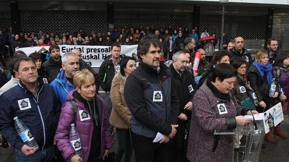 Unos 200 cargos de EH Bildu ayunan 24 horas en apoyo a los presos de ETA
