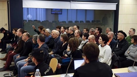 Los acusados durante el juicio