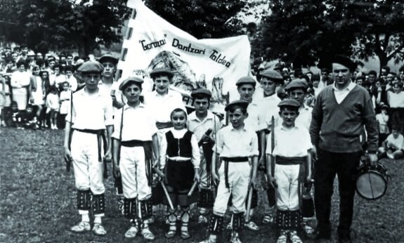 El joven grupo de dantza eskoriatzarra, Gorosarri. 