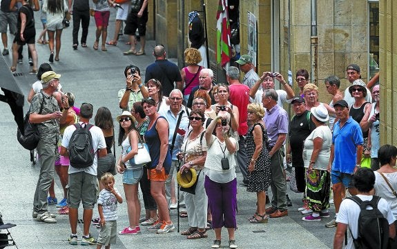 Turistas en la Parte Vieja. 