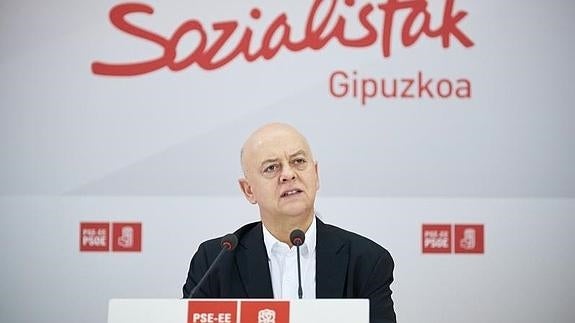 Odón Elorza, durante la comparecencia