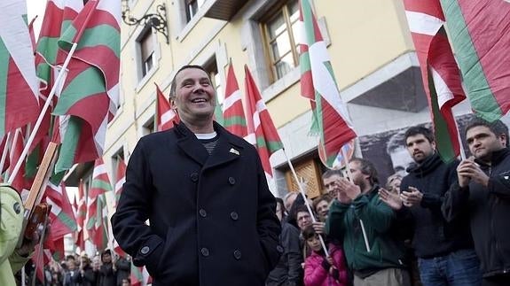 Otegi en el recibimiento de Elgoibar