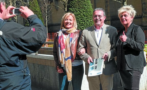 Yolanda Anguera y Josean Fernández, responsables de Aergi, junto a Leonor Carmona.