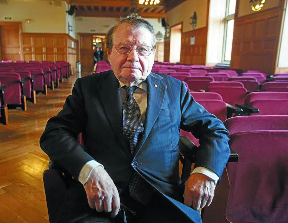 Luc Montagnier, en el Palacio de Miramar de San Sebastián.