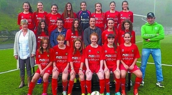 Nesken futbol taldeak igoera fasea bukatuko du gaur Errenterian. 