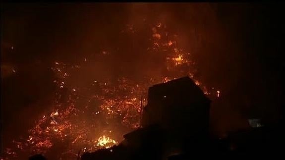 El espectacular incendio en una de las mayores favelas de Sao Paulo