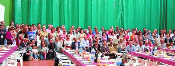 El primer encuentro. Hace dos años se reunieron en Checa (Guadalajara), una pequeña población en la que los Arrazola son mayoría.