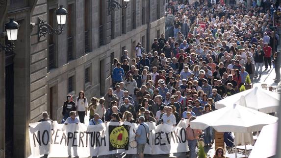 La manifestación por el centro de Vitoria.