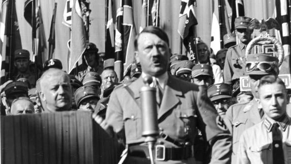 Adolf Hitler, en pleno discurso.