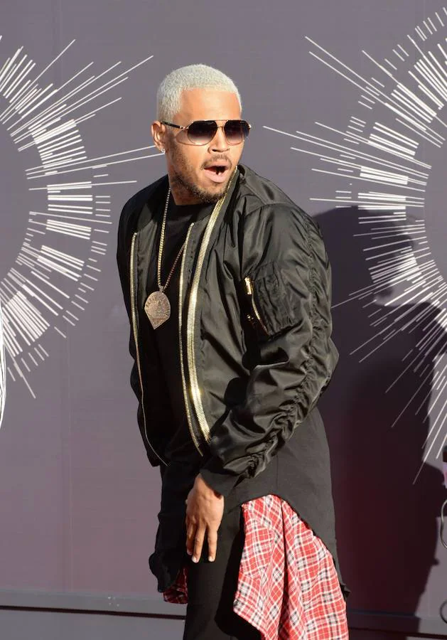 El rapero Chris Brown pega una paliza a su mánager