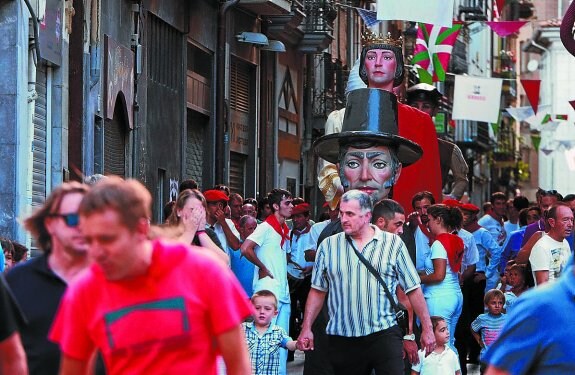 Cuenta atrás. La calles de Elgoibar se llenarán de alegría el 23 de agosto, con el inicio de las fiestas. 