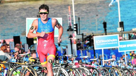 Gómez Noya se perderá los Juegos Olímpicos tras sufrir una caída en bici.
