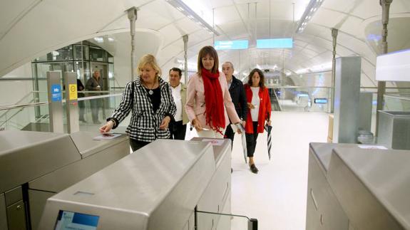 Idoia Mendia ha visitado la nueva estación de Altza de Euskotren