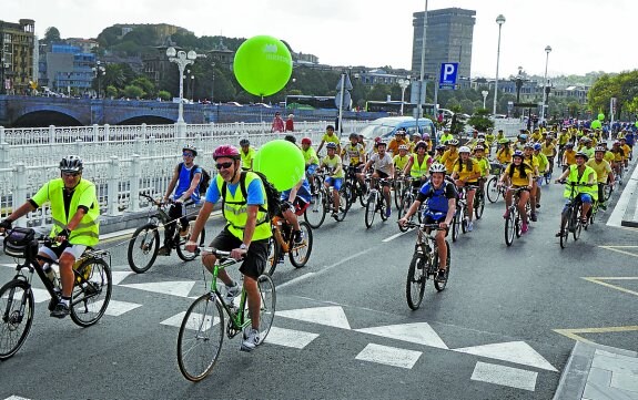 Bicicletada de 800 escolares por la ciudad