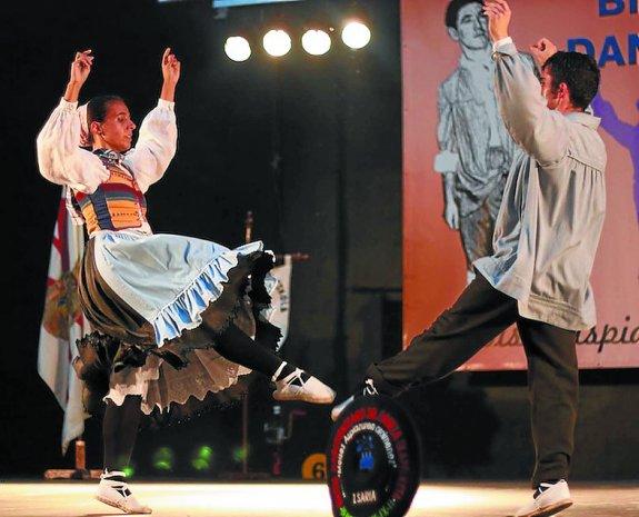 Baile. Los campeones de 2015 Idoia Besada y Xabier Artola