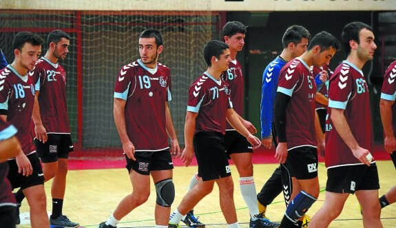 Los jugadores del Somos quieren ir a más y tratarán de dar el primer paso en su visita al Uharte. 