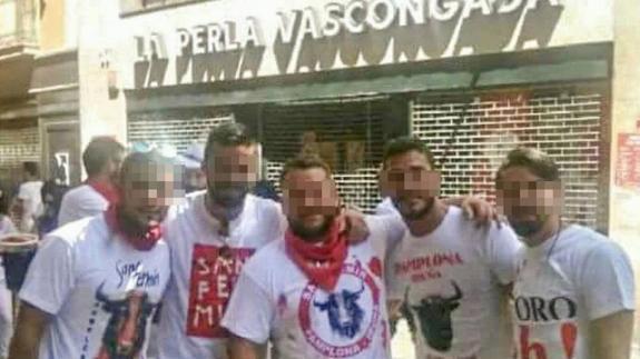 El juez mantiene en prisión a los encausados por la violación grupal en sanfermines